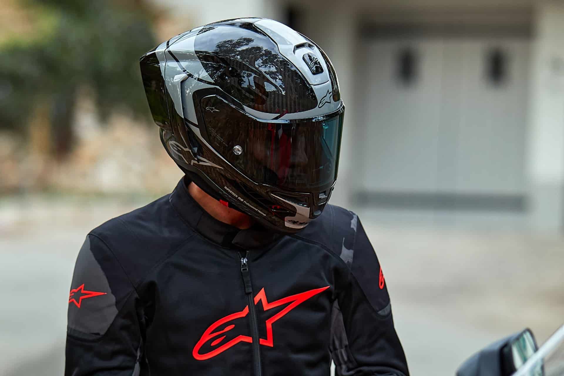 Alpinestars Supertech R10: Rendimiento de pista al servicio del aficionado