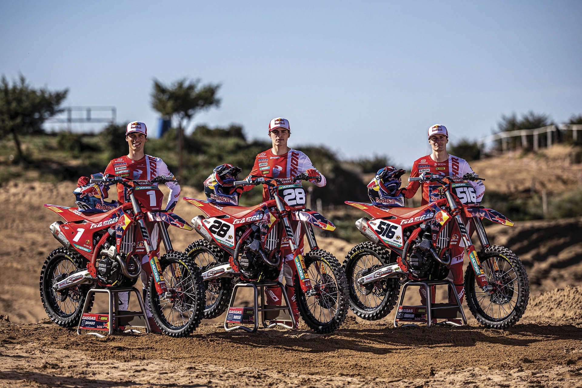 El equipo GasGas al completo con Marc-Antonie Rossi y Simon Längenfelder junto a Jorge Prado