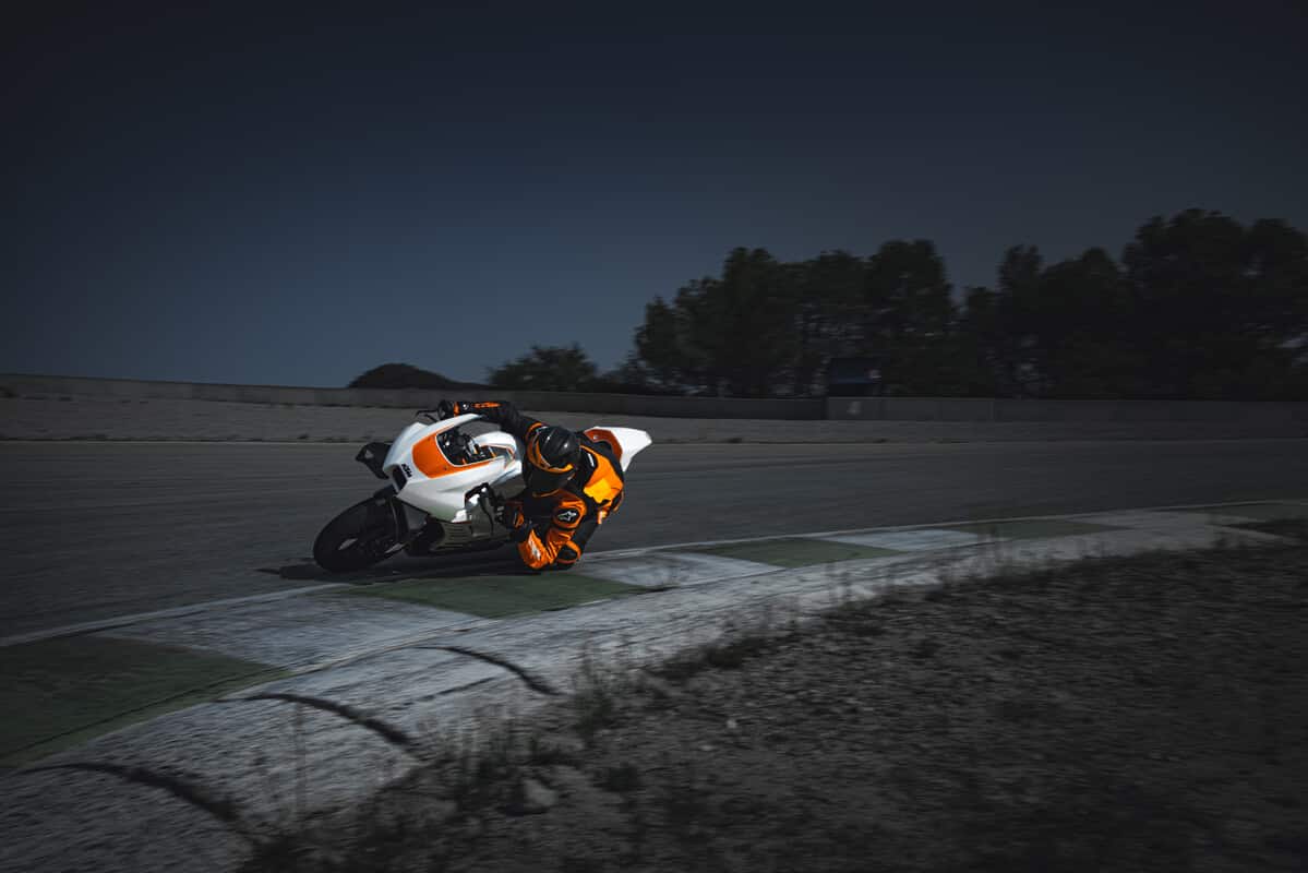 KTM pone fecha para la apertura del plazo de reserva de su nueva RC 8C 2024