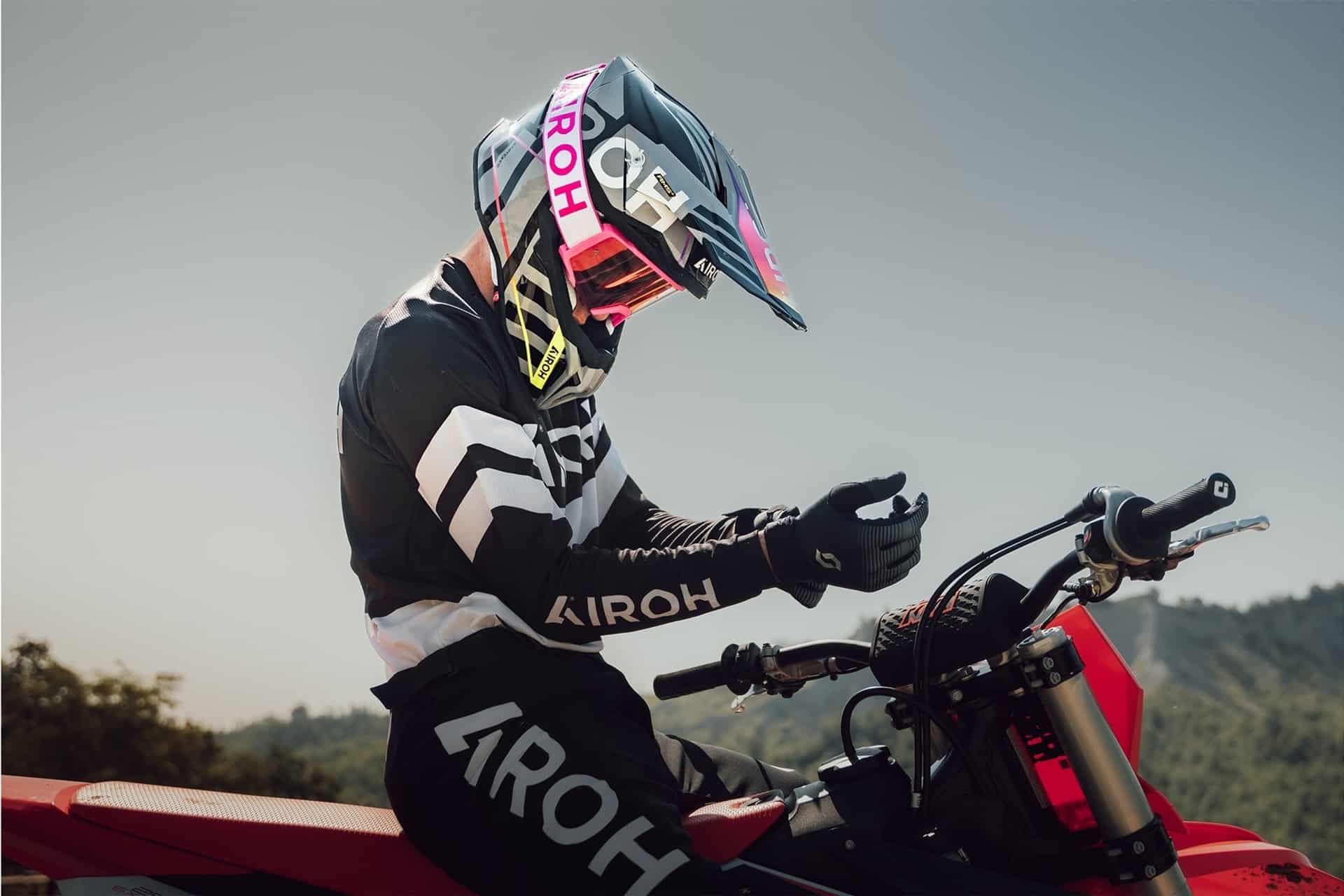 Airoh expone todas sus novedades en el Salon du 2 Roues 2024