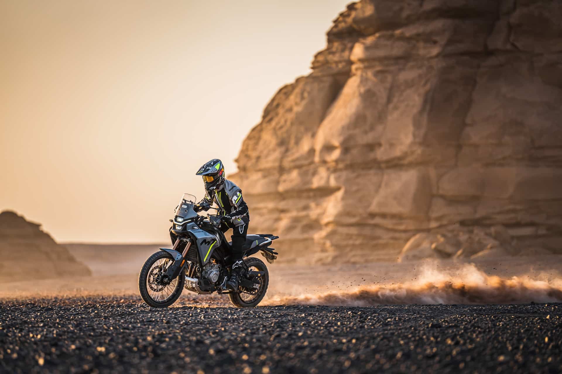 CFMoto 450MT 2024