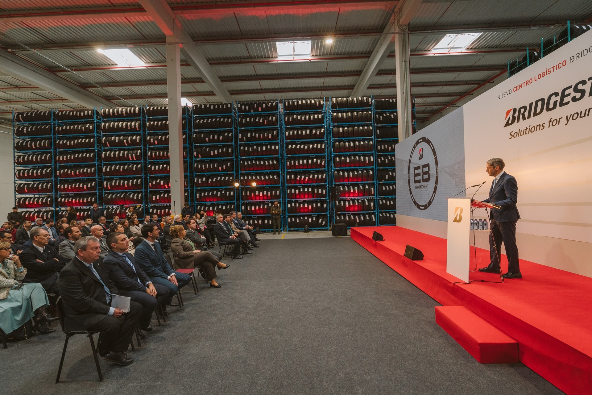 Bridgestone inaugura un nuevo centro logístico en Burgos