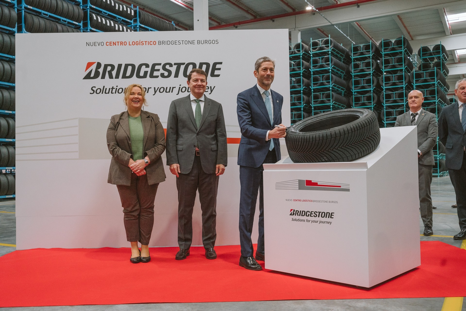 Bridgestone inaugura un nuevo centro logístico en Burgos