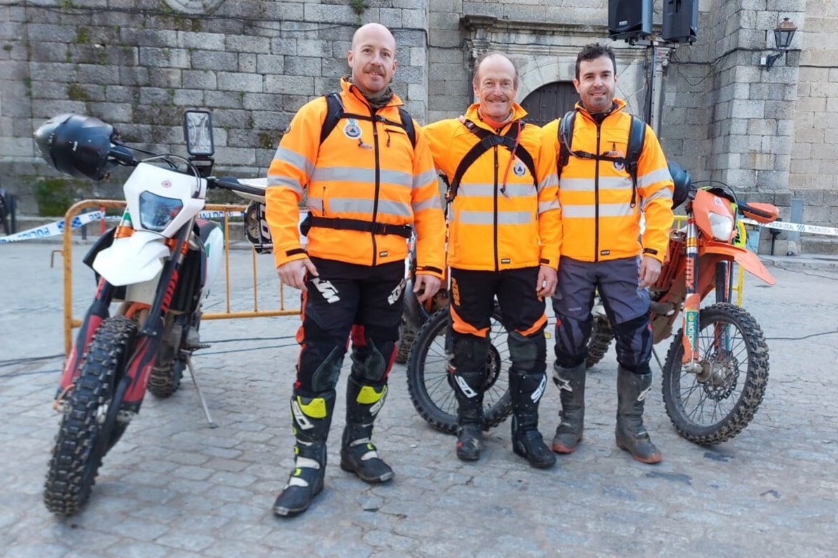 Voluntarios con motos de enduro se integran en la Unidad de Protección Civil de Cebreros