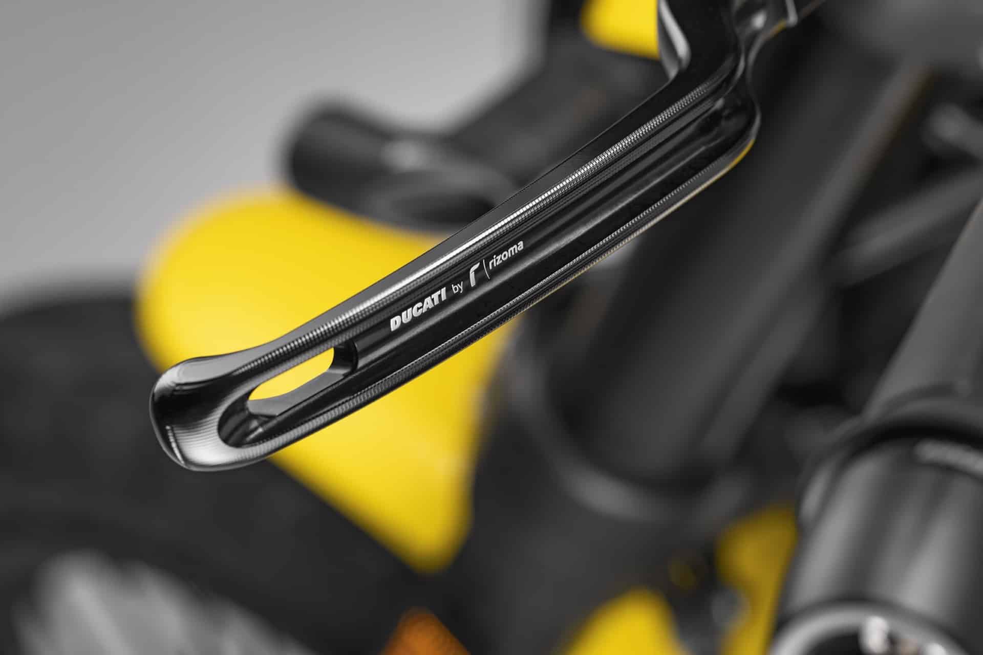Nueva línea de accesorios Ducati Scrambler 2024: Personalidad, estilo y atención al detalle
