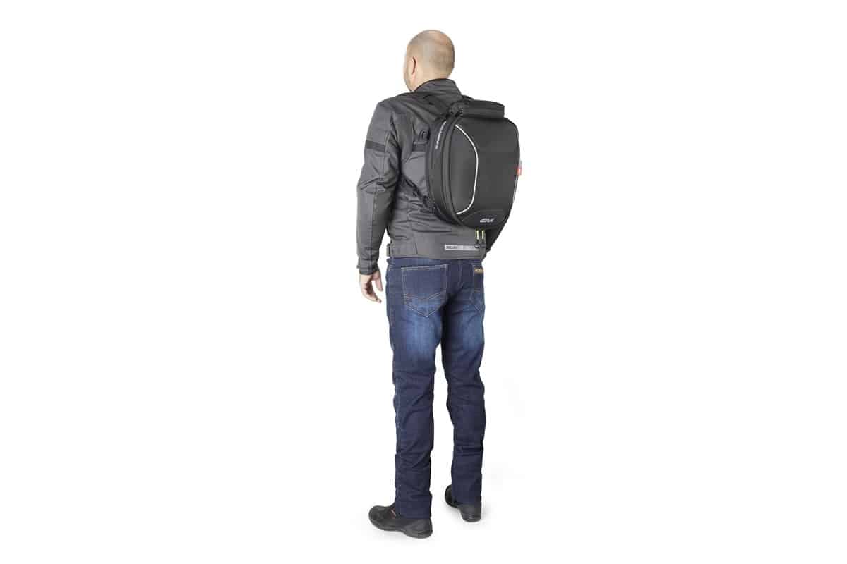 Bolsa de sillín Tailock EA147: Polivalencia y funcionalidad GIVI para transportar nuestras pertenencias