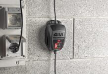 Cargador de batería GIVI S510 D-Charge: Ideal para llevar en nuestro viajes