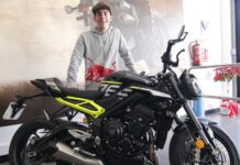 Pedro Acosta, Campeón del Mundo de Moto2, estrena su nueva Triumph Street Triple 765 RS