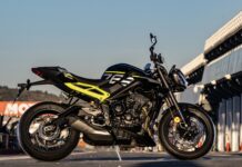 Pedro Acosta, Campeón del Mundo de Moto2, estrena su nueva Triumph Street Triple 765 RS