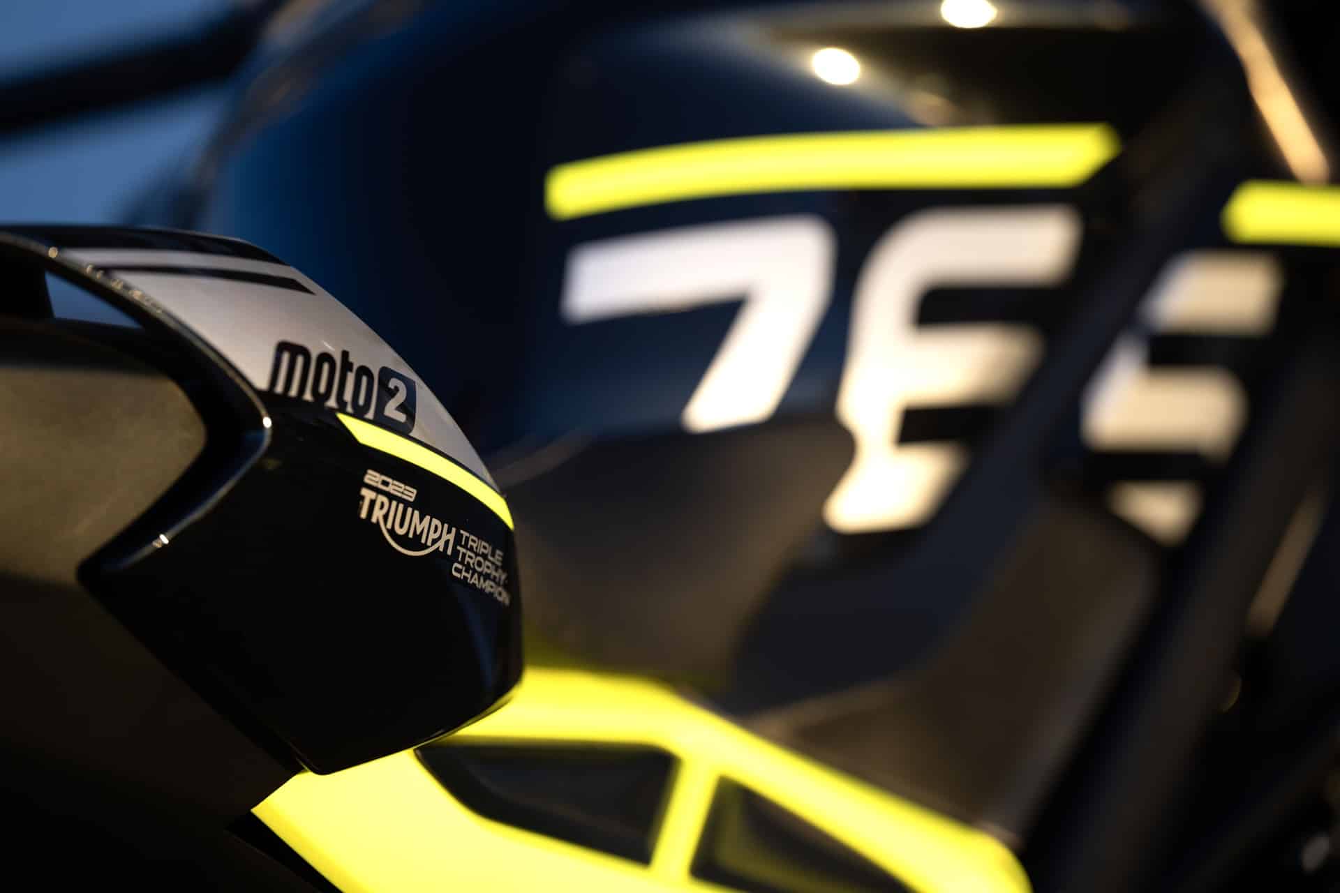 Pedro Acosta, Campeón del Mundo de Moto2, estrena su nueva Triumph Street Triple 765 RS
