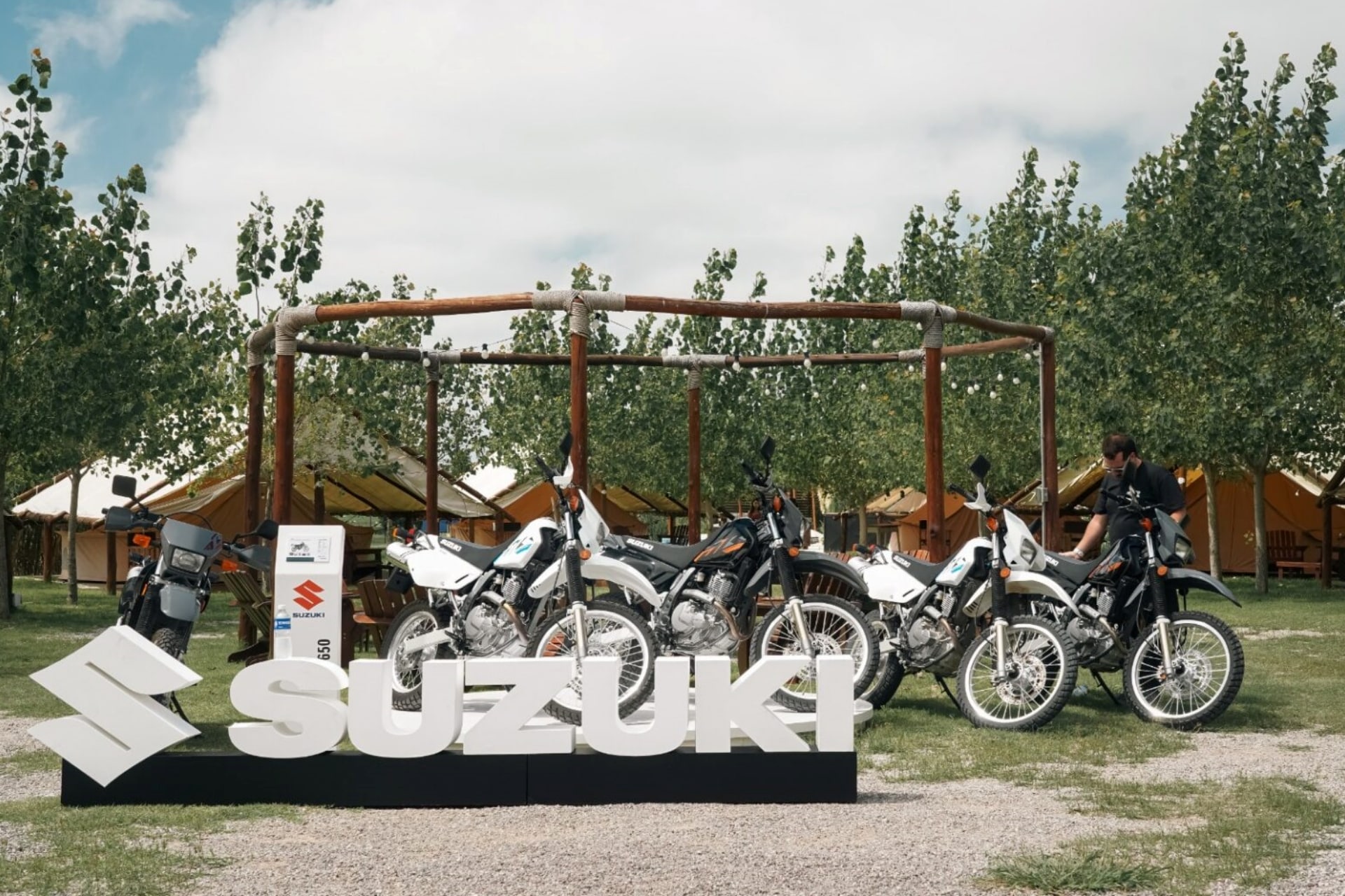Suzuki DR650 2024