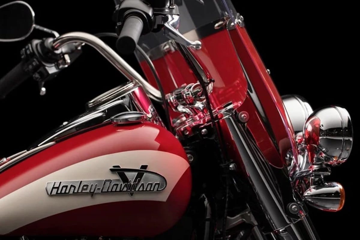 Harley-Davidson Hydra-Glide 2024: El fiel reflejo de 75 años de historia