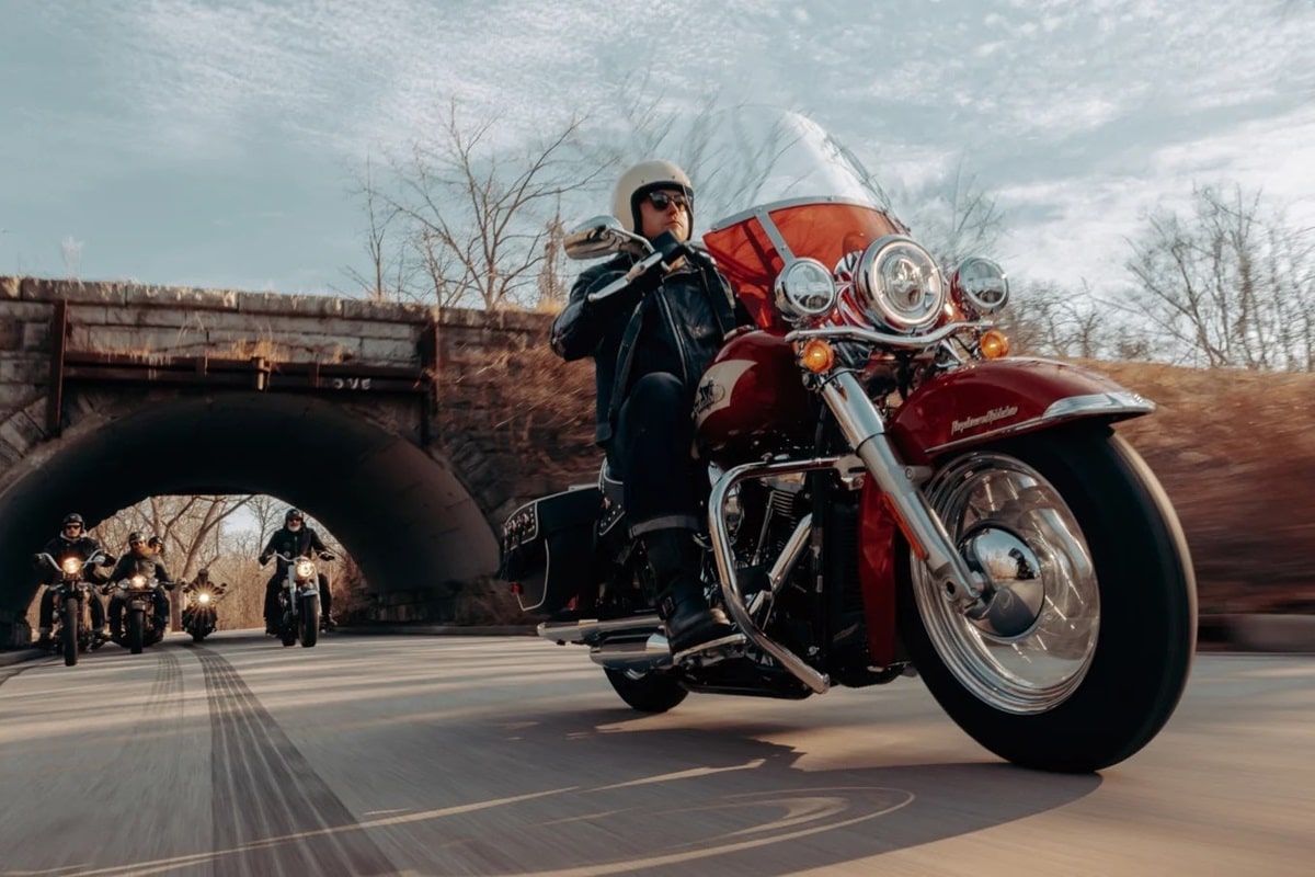 Harley-Davidson Hydra-Glide 2024: El fiel reflejo de 75 años de historia