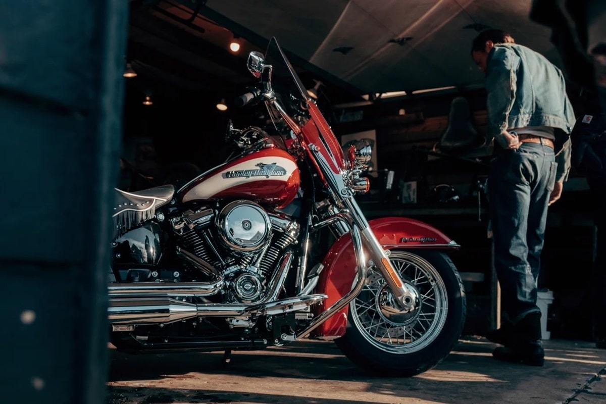 Harley-Davidson Hydra-Glide 2024: El fiel reflejo de 75 años de historia