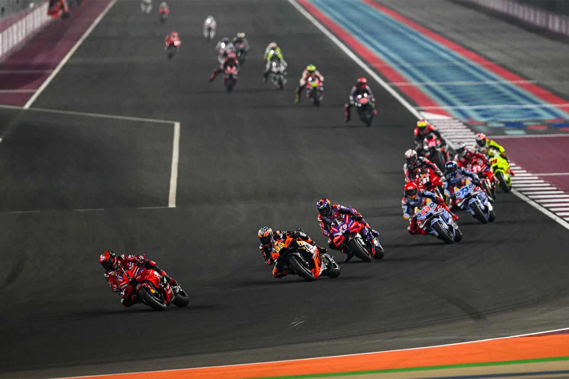 MotoGP Qatar 2024: Bagnaia manda, por el momento…