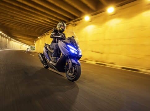 10 consejos para hacerse ver en moto