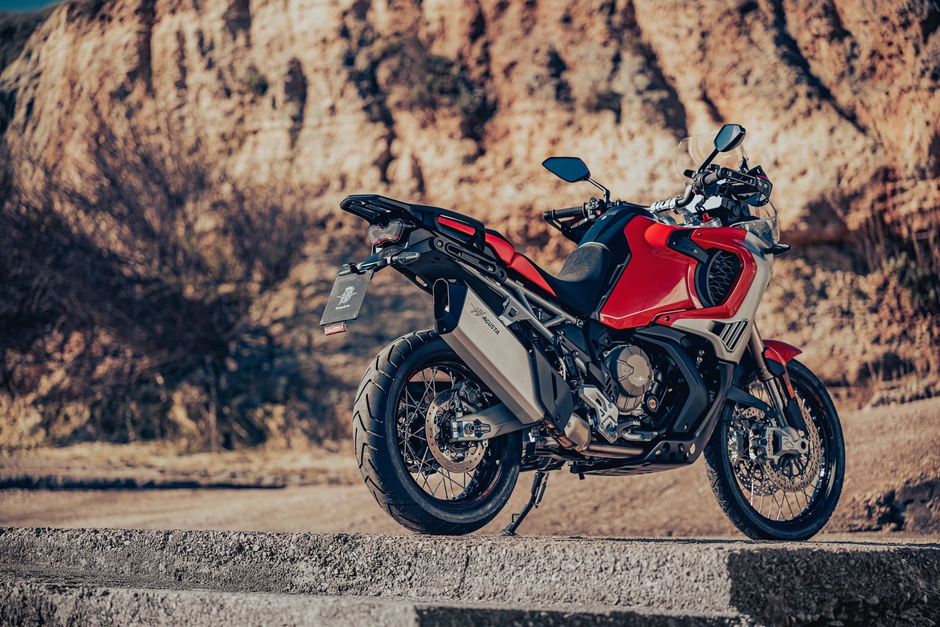 MV Agusta Enduro Veloce 2024