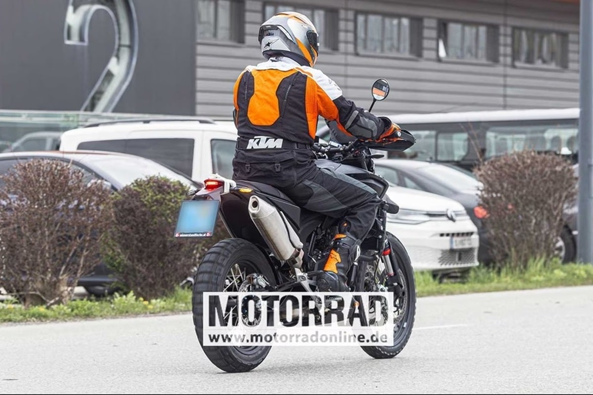 Dos nuevos prototipos GasGas avistados en las inmediaciones de la factoría de KTM en Mattighofen