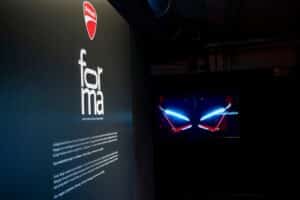 La marca italiana inaugura la exposición "Forma – Feelings designed by Ducati in Borgo Panigale" en su estreno en la Semana del Diseño de Milán 2024