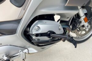 IRM Moto y sus "highway pegs" nos ofrecen nuevas posibilidades de ergonomía en nuestra BMW Bóxer