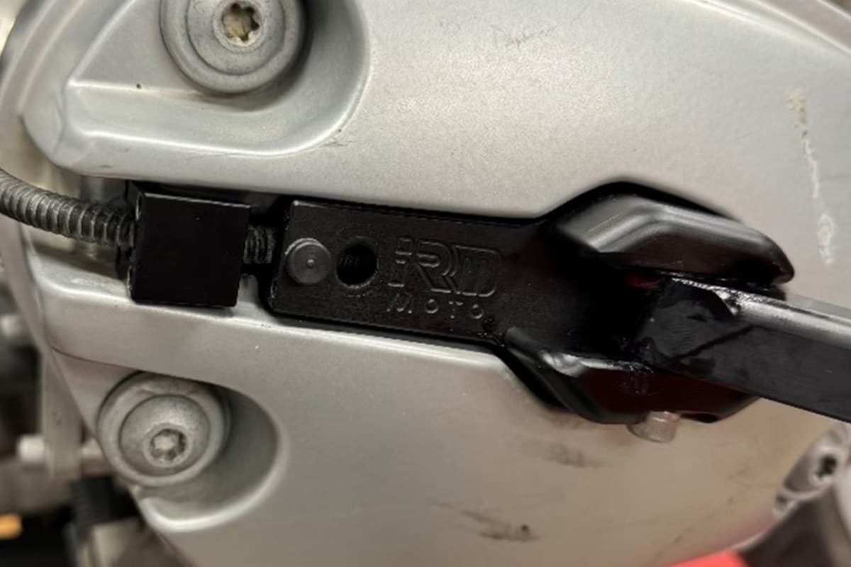 IRM Moto y sus "highway pegs" nos ofrecen nuevas posibilidades de ergonomía en nuestra BMW Bóxer