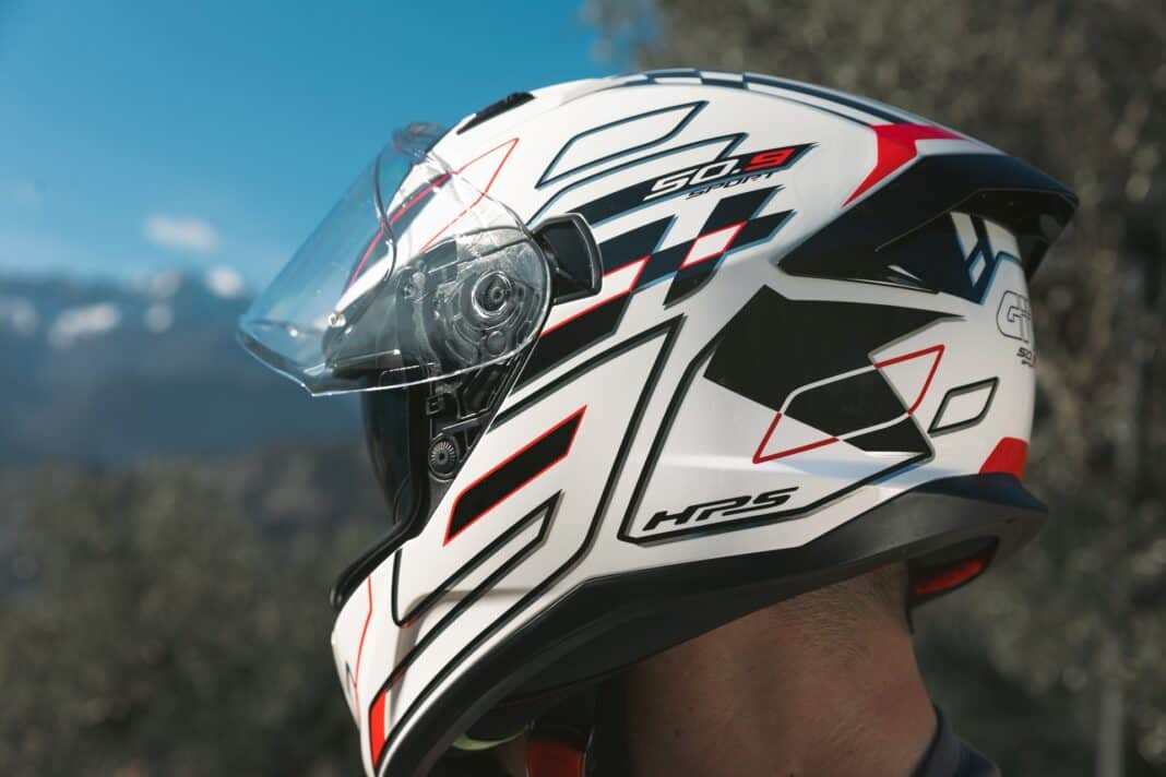 La gama de cascos deportivos de GIVI se renueva de cara a este 2024