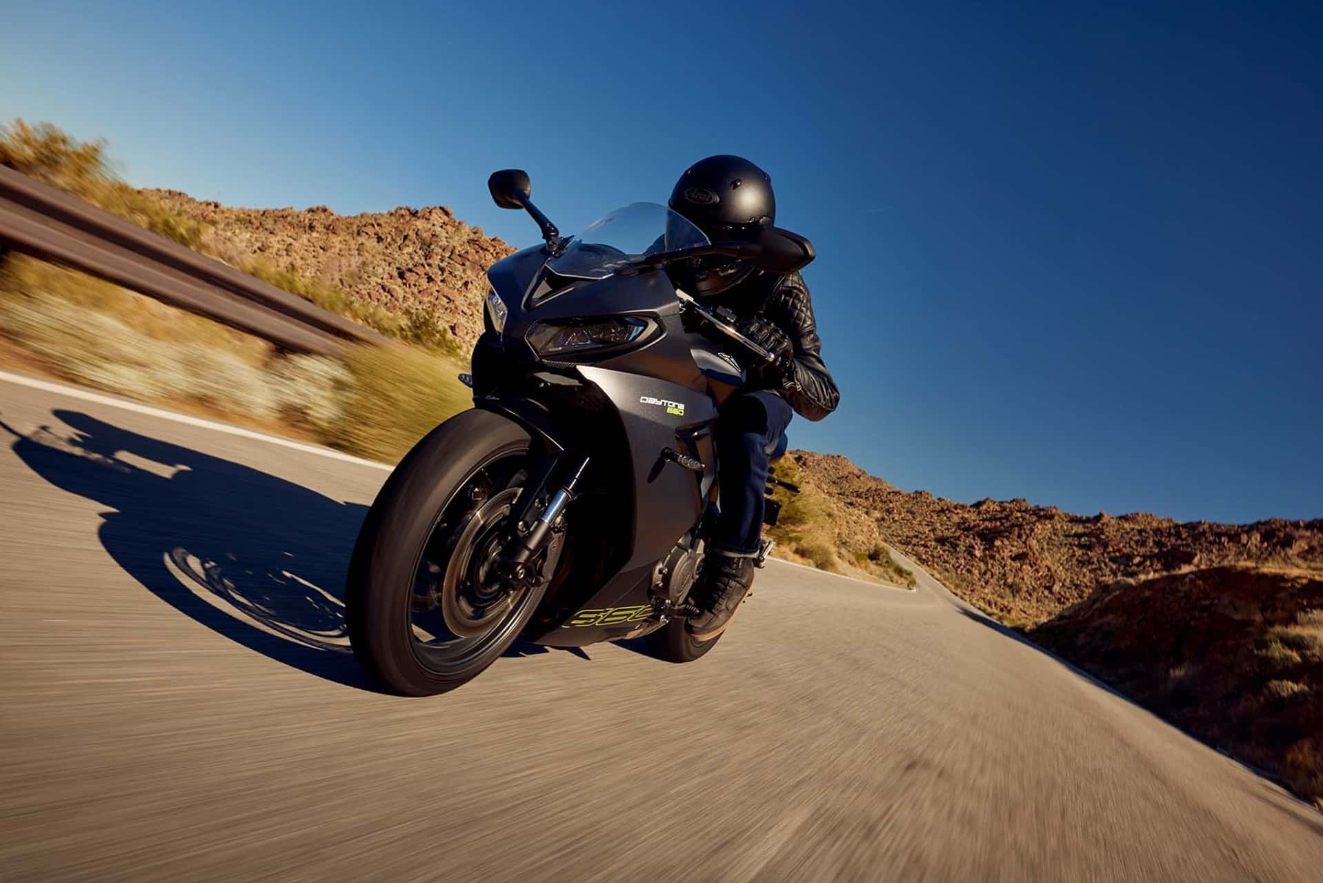 Os contamos como descubrir a la nueva Daytona 660 en vuestro tramo de curvas favorito