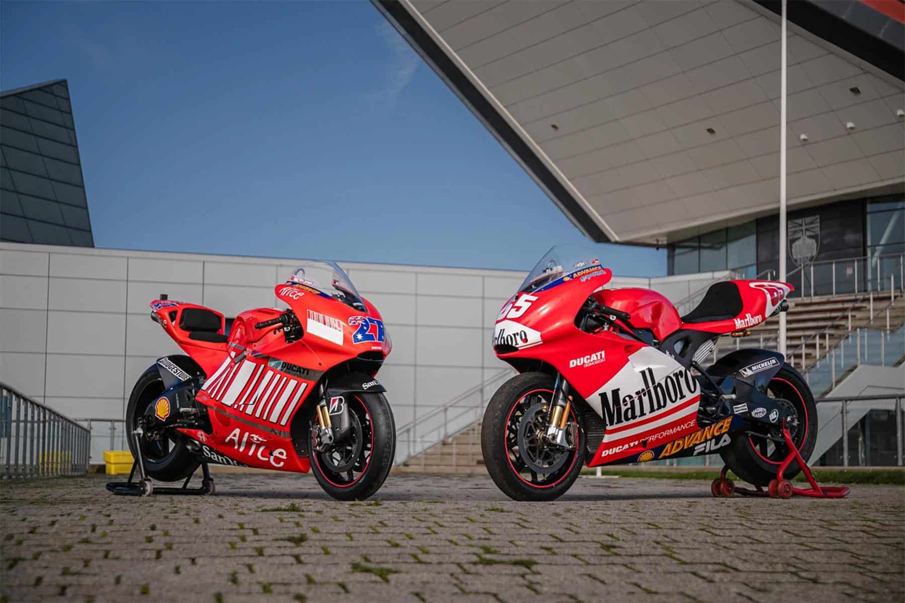 Las Ducati de MotoGP de Stoner y Capirossi a subasta… ¡y nadie las ha querido!