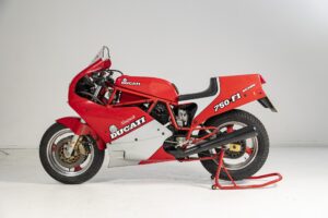 Subastada una de las 200 unidades de Ducati 750 F1 Montjuich que la marca fabricó en 1986