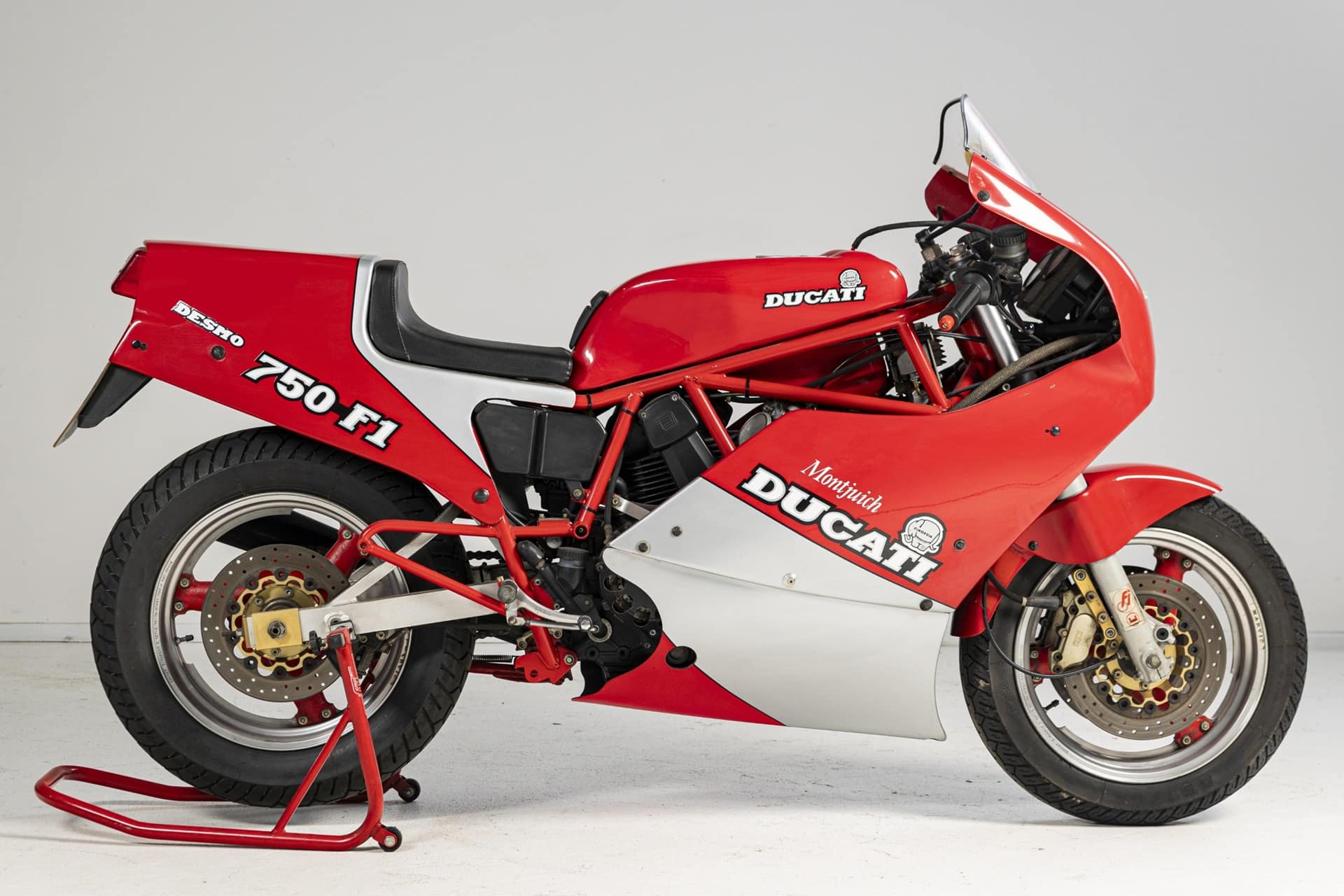 Subastada una de las 200 unidades de Ducati 750 F1 Montjuich que la marca fabricó en 1986