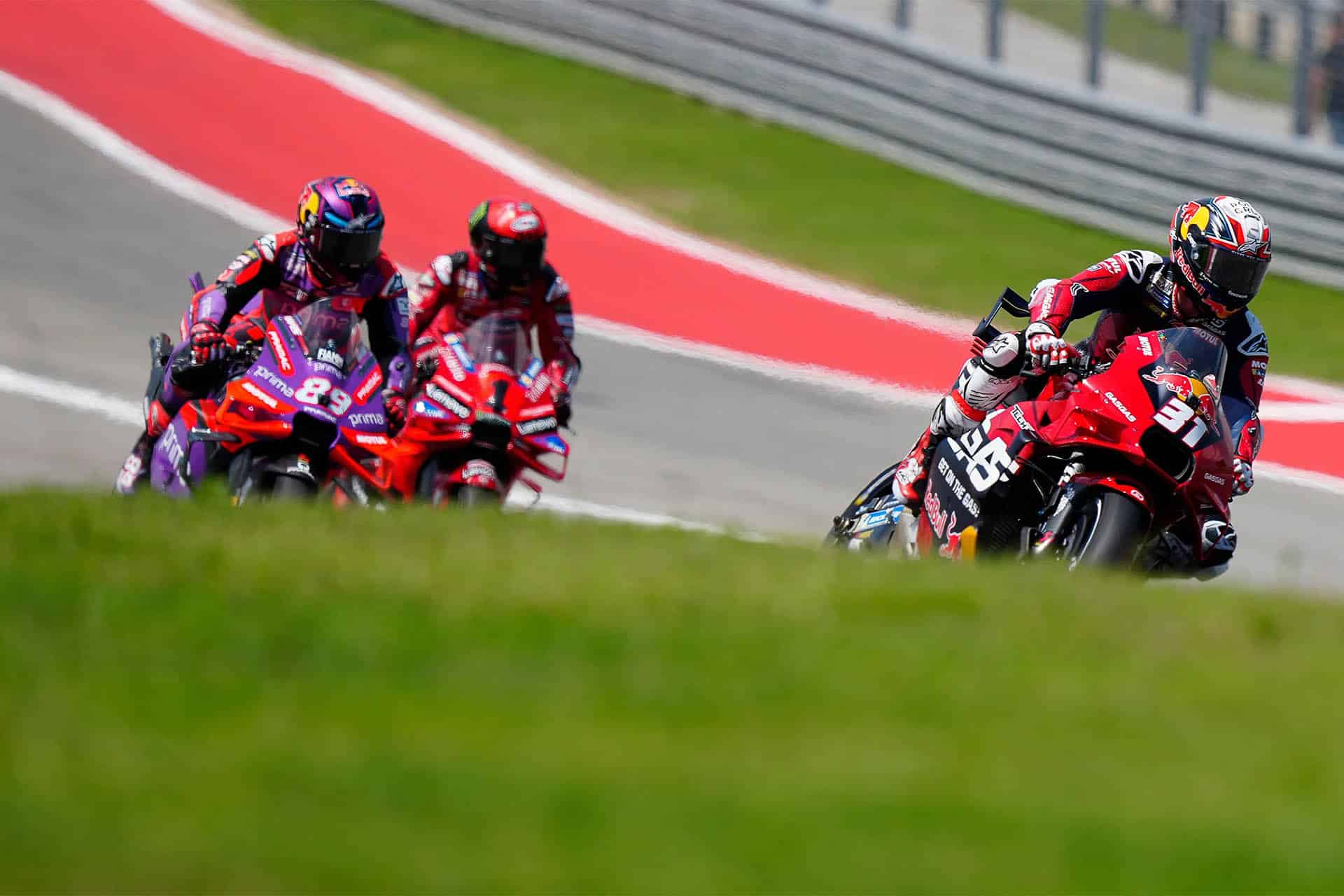 Acosta sigue creciendo en MotoGP