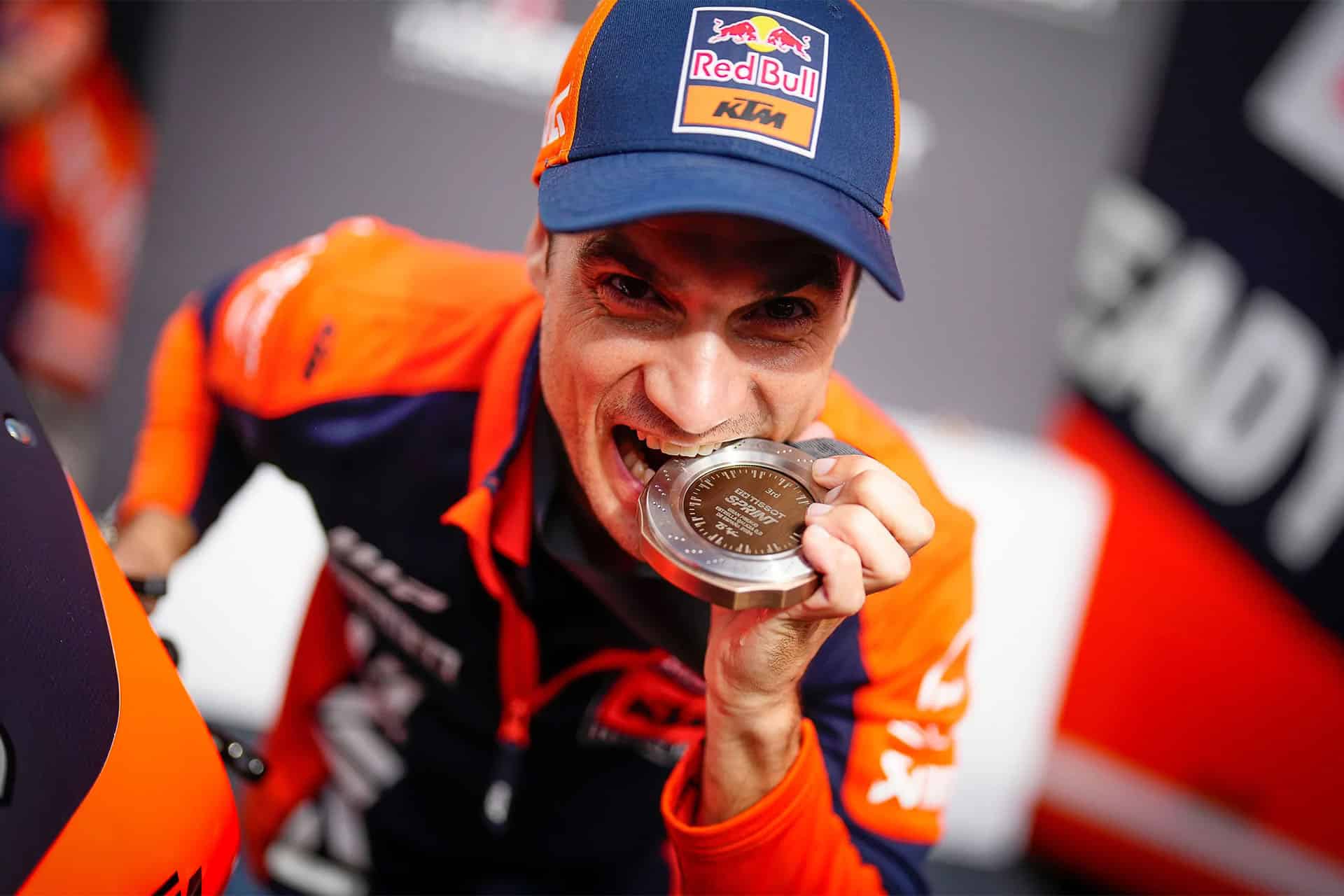 Se retiró como piloto permanente en 2028, pero este fin de semana logró el tercer puesto de la Sprint