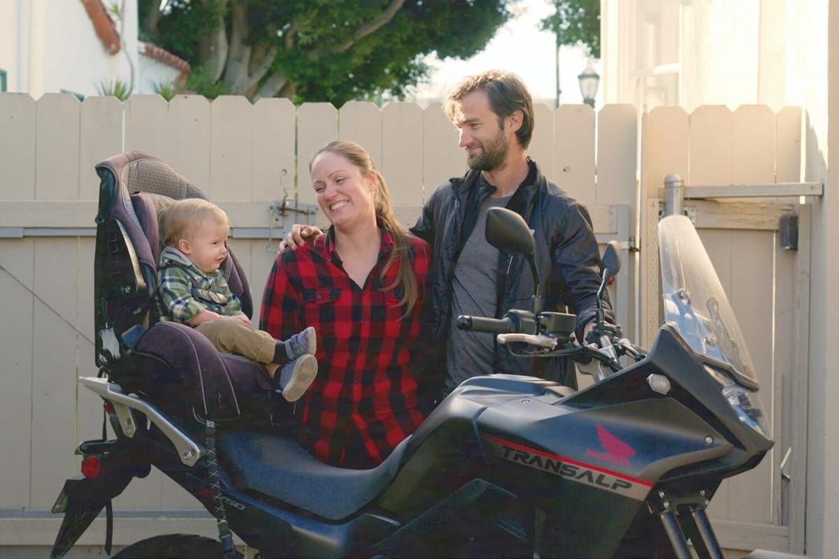 ¿Pensando en montar a tu bebé en moto? Entonces debes conocer el "Asiento infantil RevZilla EZ Rider"