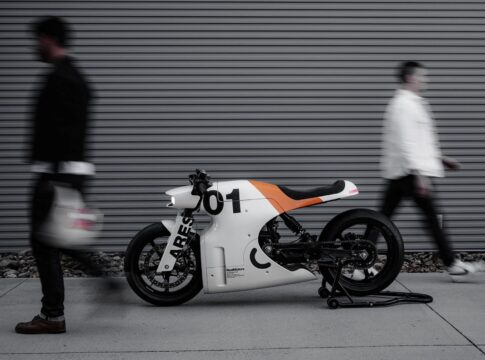 Real Motors nos presenta Ares, la cafe racer eléctrica de aspecto minimalista