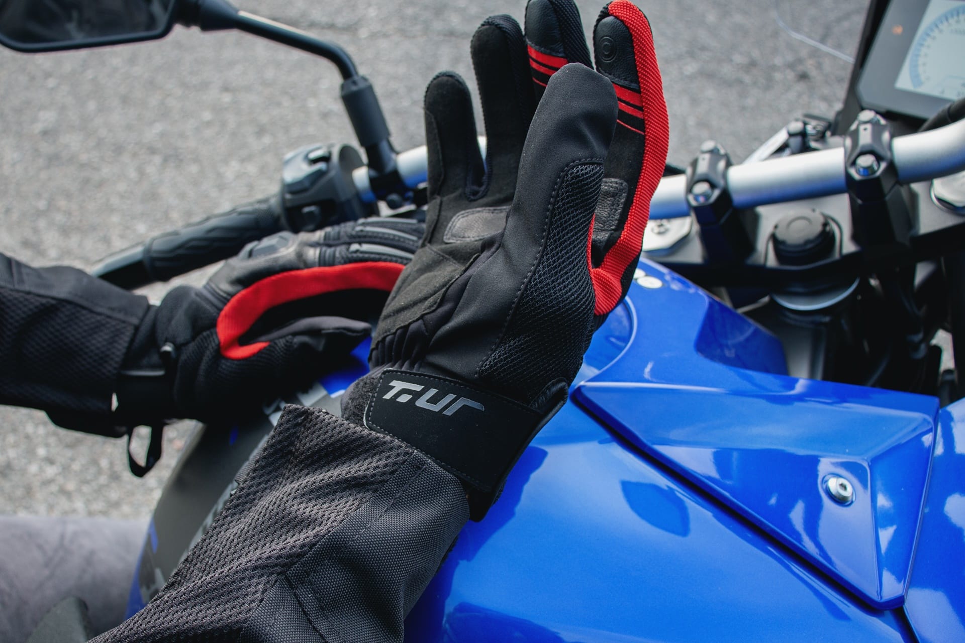 T.ur nos equipa esta primavera con sus nuevos guantes G-Five Hydroscud y G-Six Pro