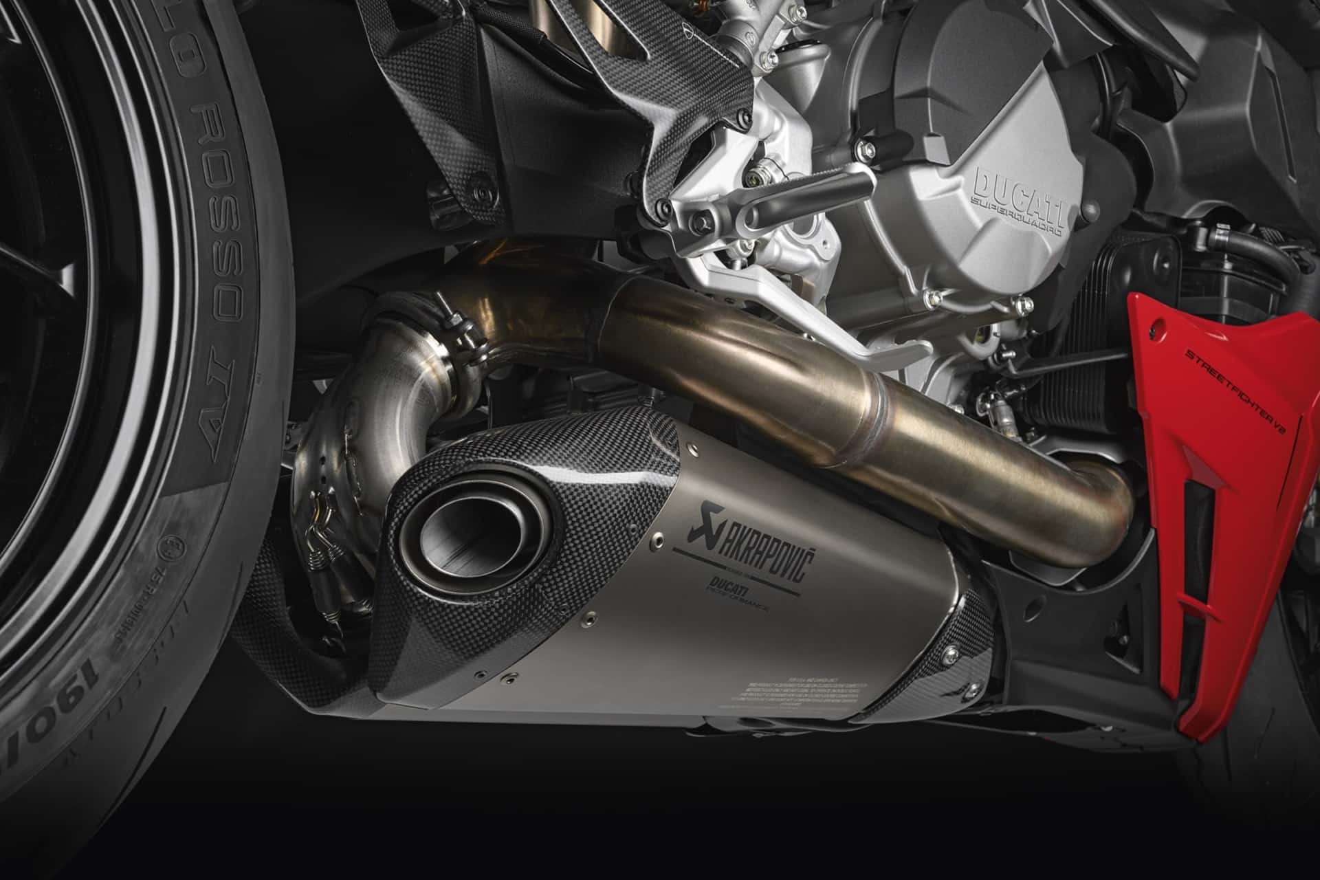 La nueva gama de accesorios Ducati Performance encargados de ensalzar a la Streetfighter V2