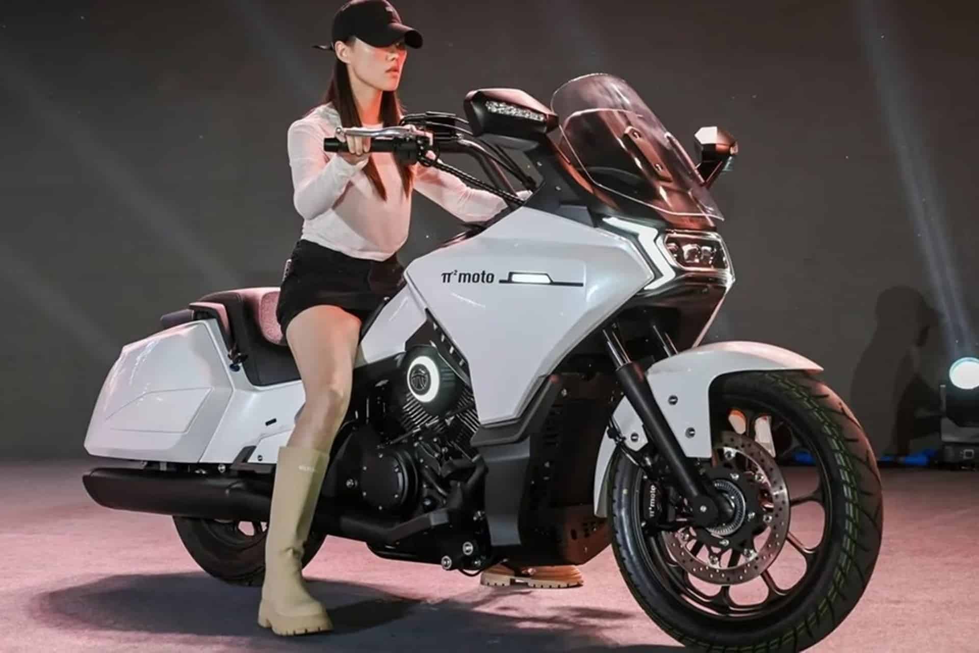 PFMoto presenta las nuevas versiones 4 y 6 de su Starship, una copia china a escala de la Honda Gold Wing