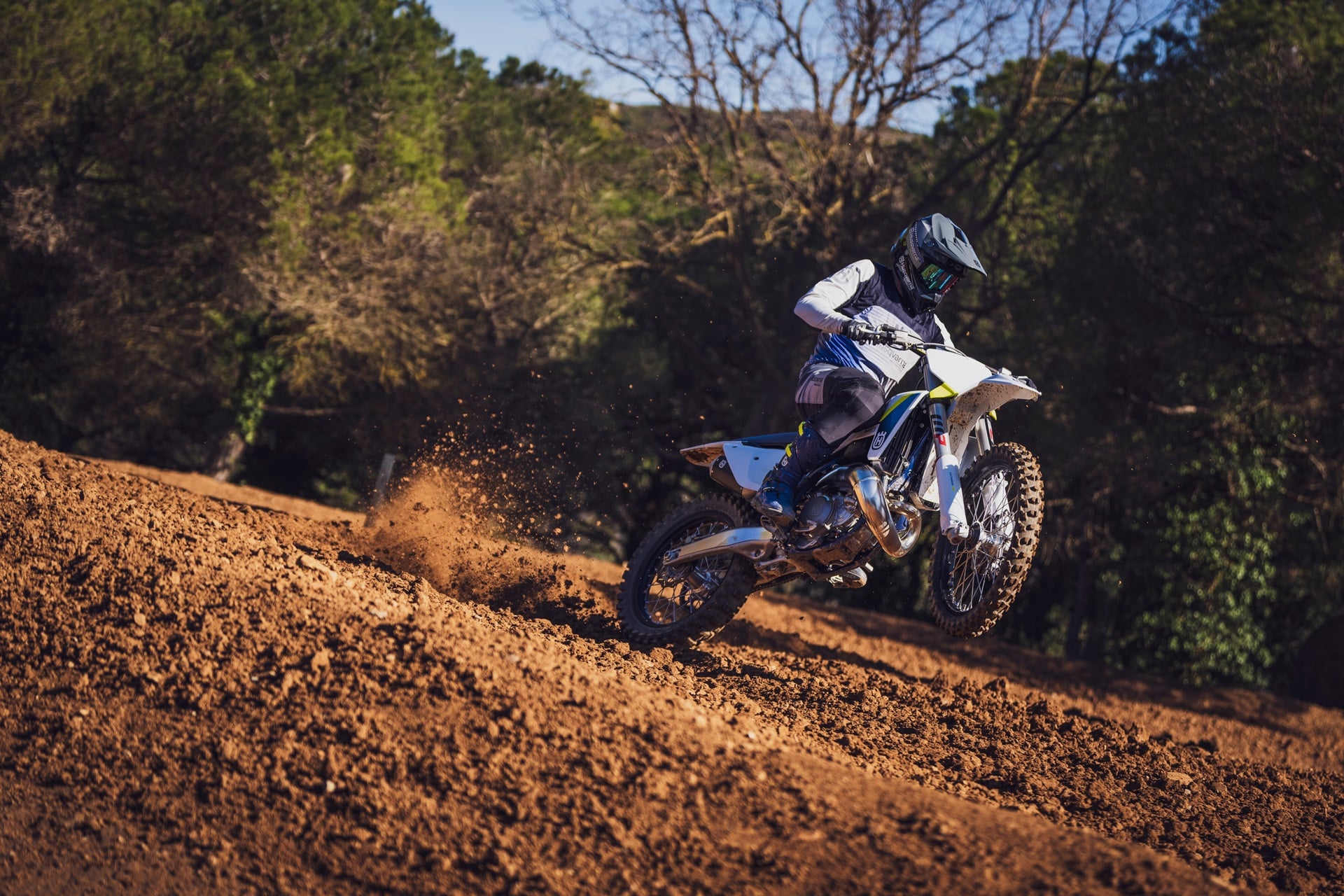 Las nuevas TC 150 Y TC 300 llegan para ampliar la gama MX 2025 de Husqvarna
