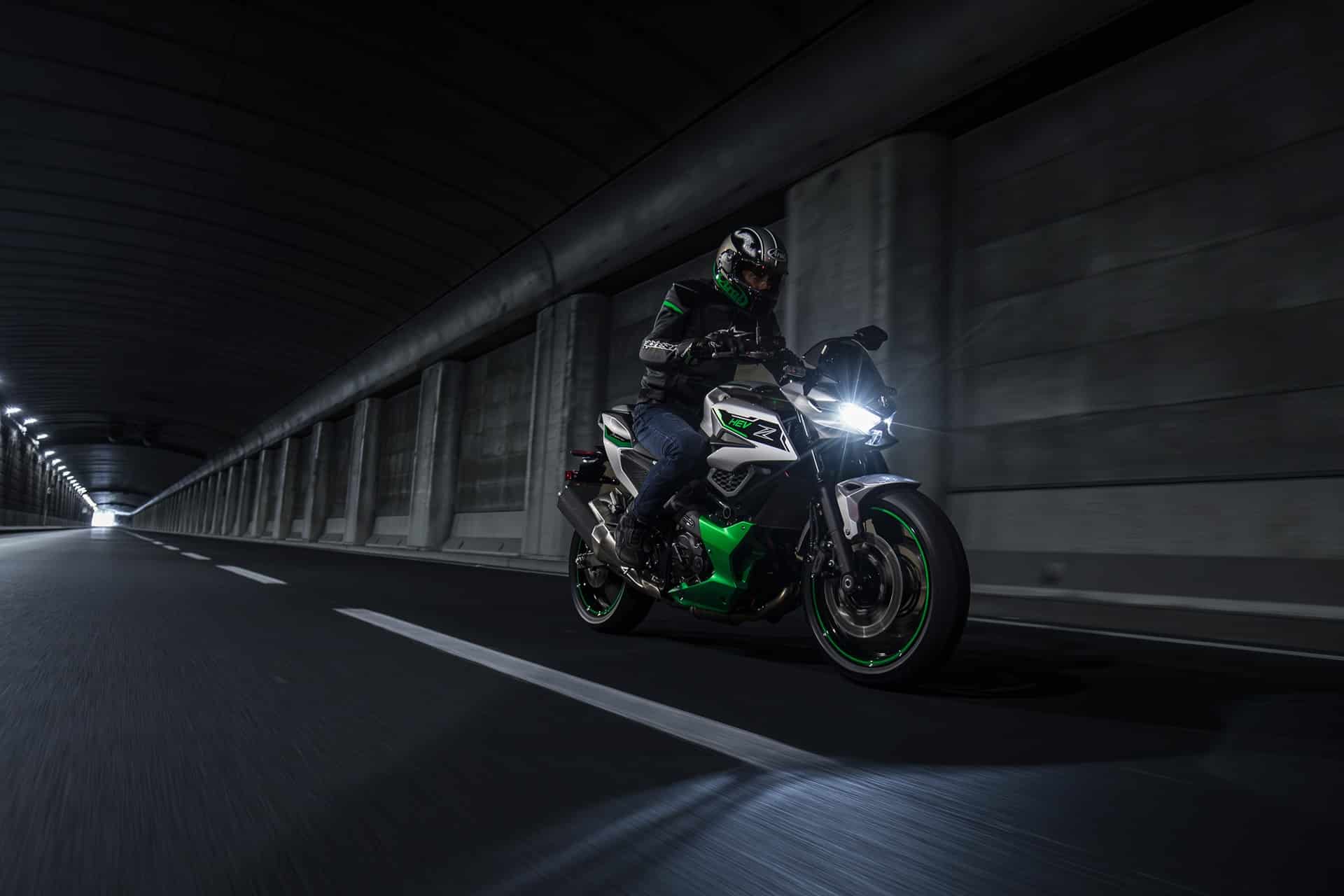 Ya a la venta las nuevas Kawasaki Z7 y Ninja 7 Hybrid
