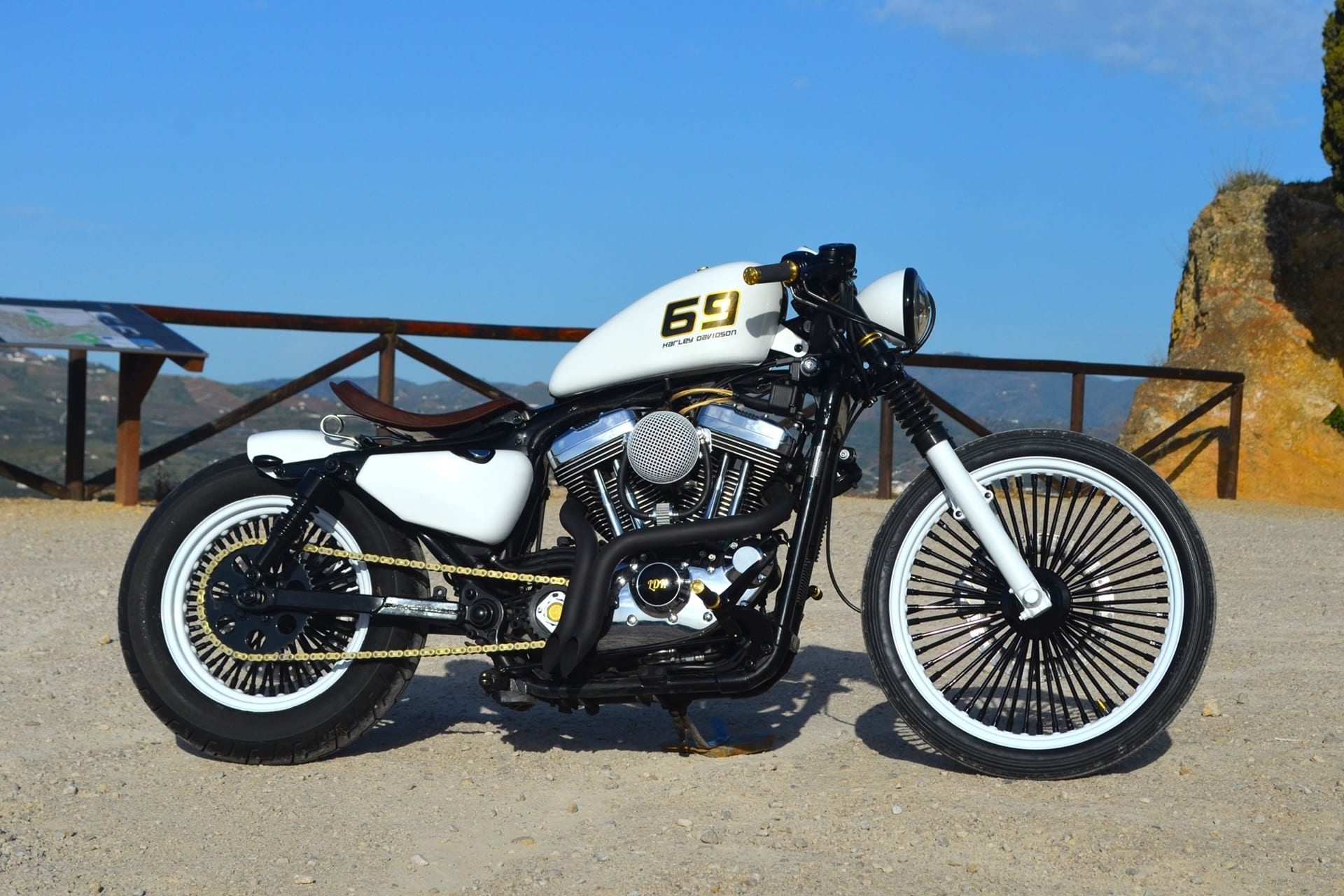 69 Sixty Nine, la nueva Sportster 1200 Bobber "Made in LDK"