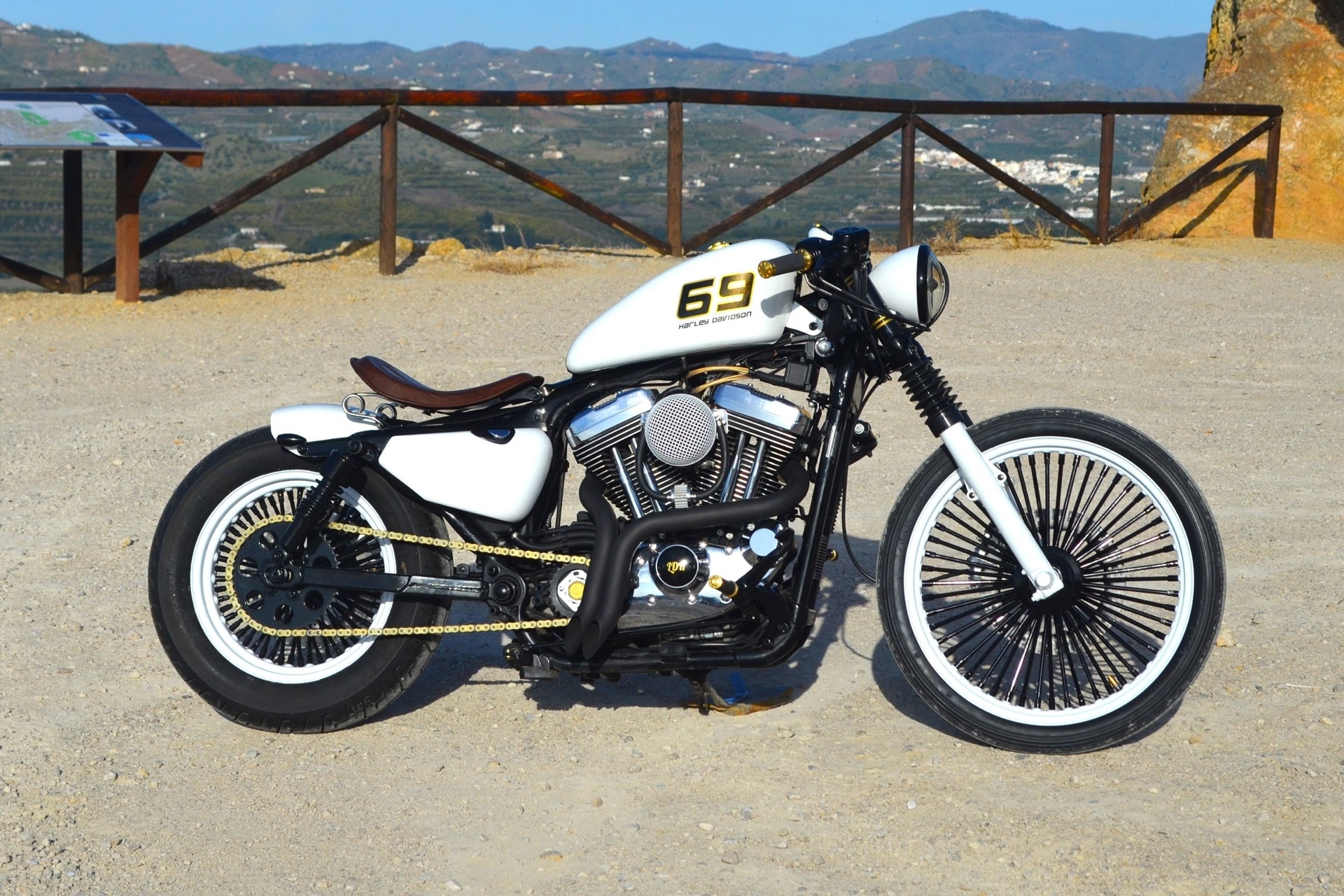 69 Sixty Nine, la nueva Sportster 1200 Bobber "Made in LDK"