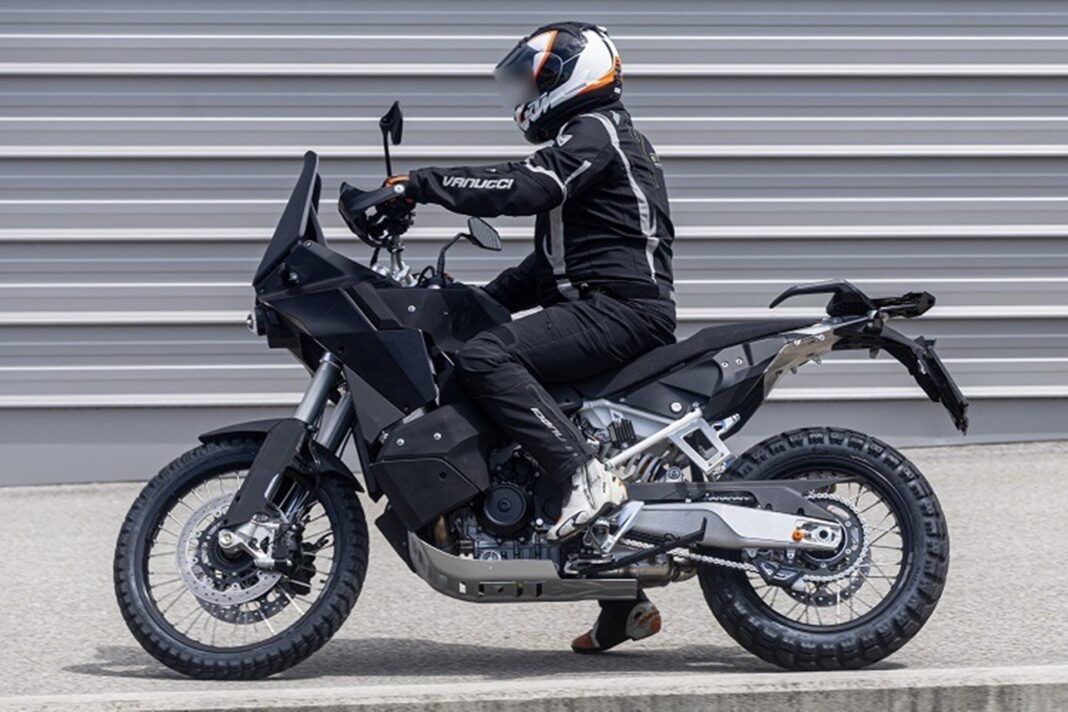 Así será la futura KTM 990 Adventure: look rally y sobradamente endurera
