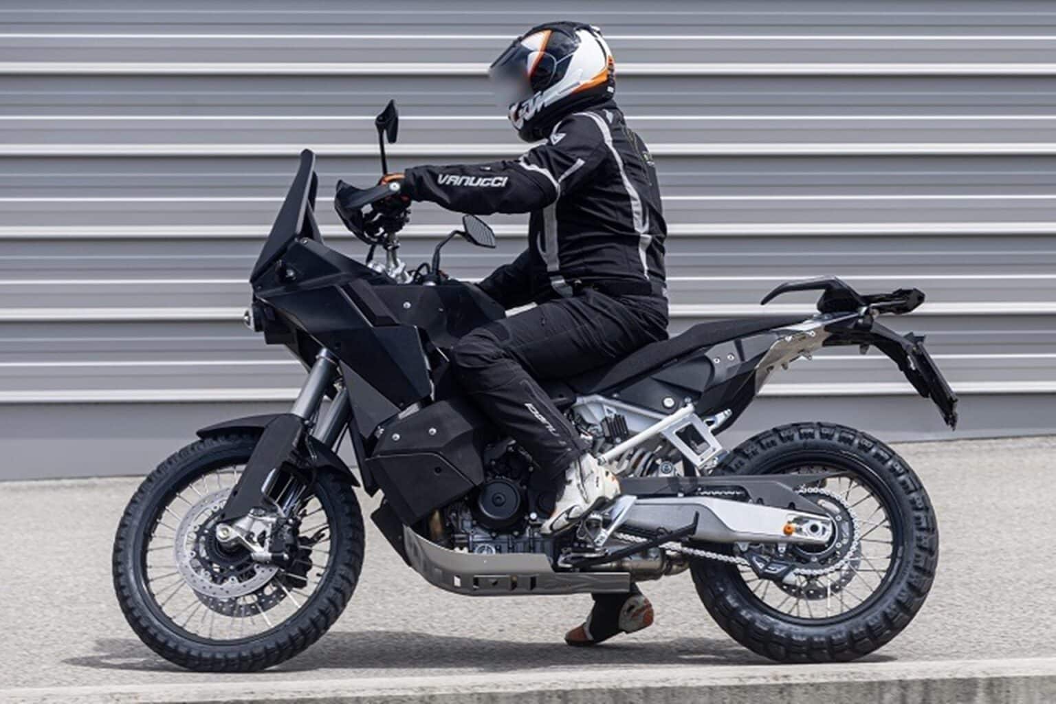 Adventure Look Así será la futura KTM 990 Adventure: look rally y sobradamente endurera