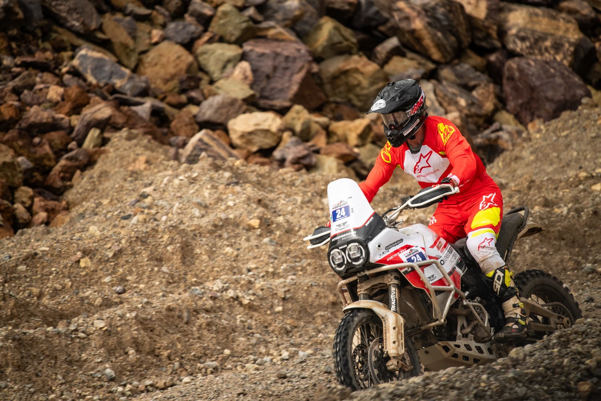 Nueva victoria de la Ducati DesertX Rally en el Iron Road Prologue del Erzbergrodeo 2024