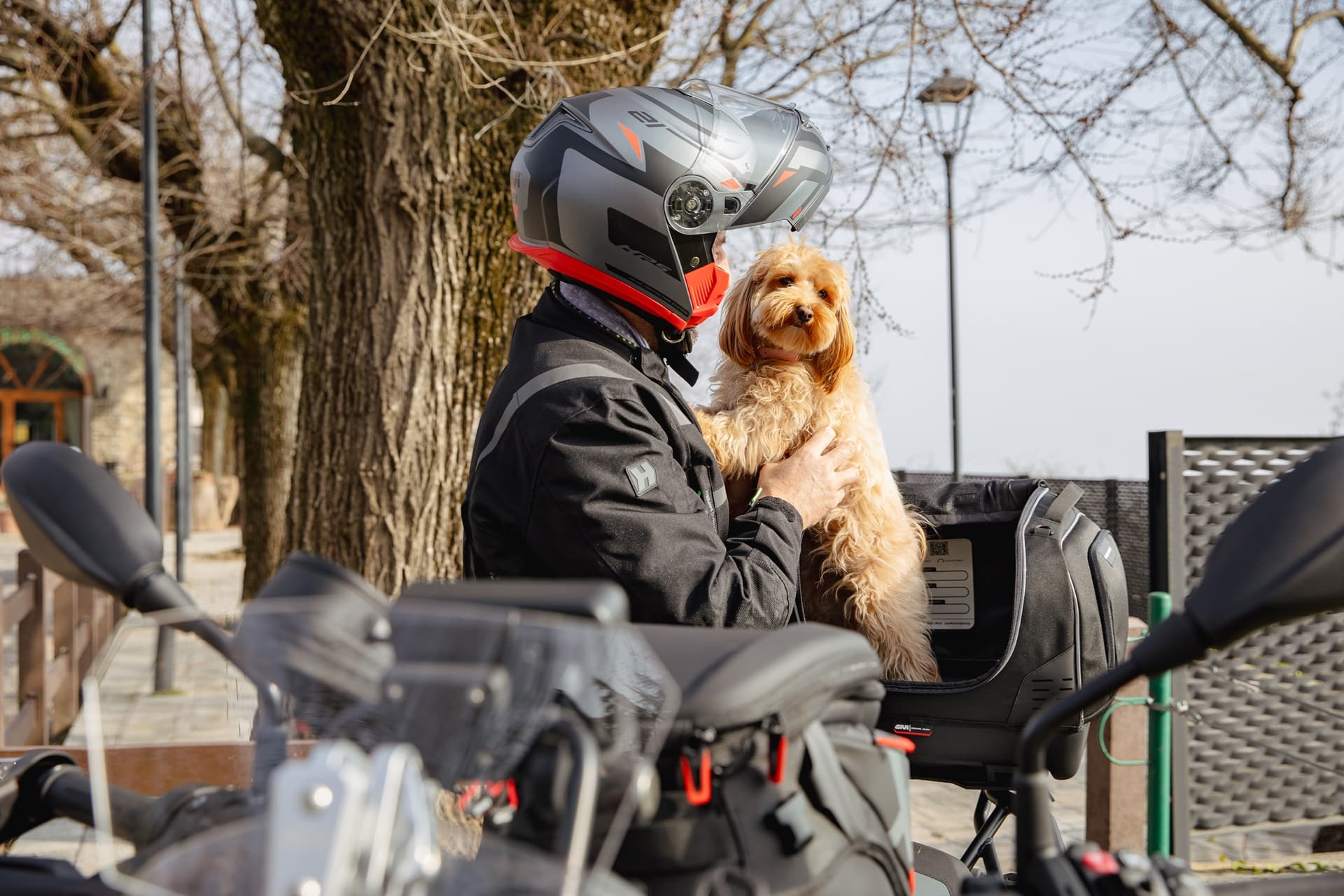 Pet Bag T525, la nueva maleta semirígida de GIVI