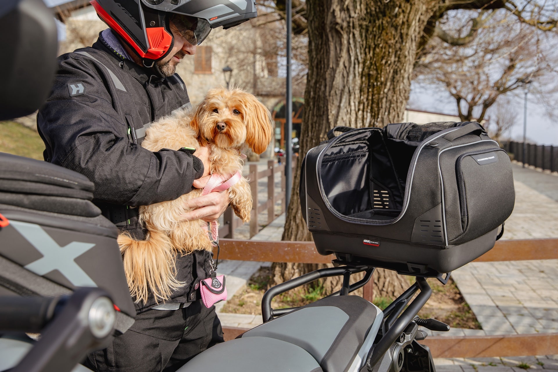 Pet Bag T525, la nueva maleta semirígida de GIVI