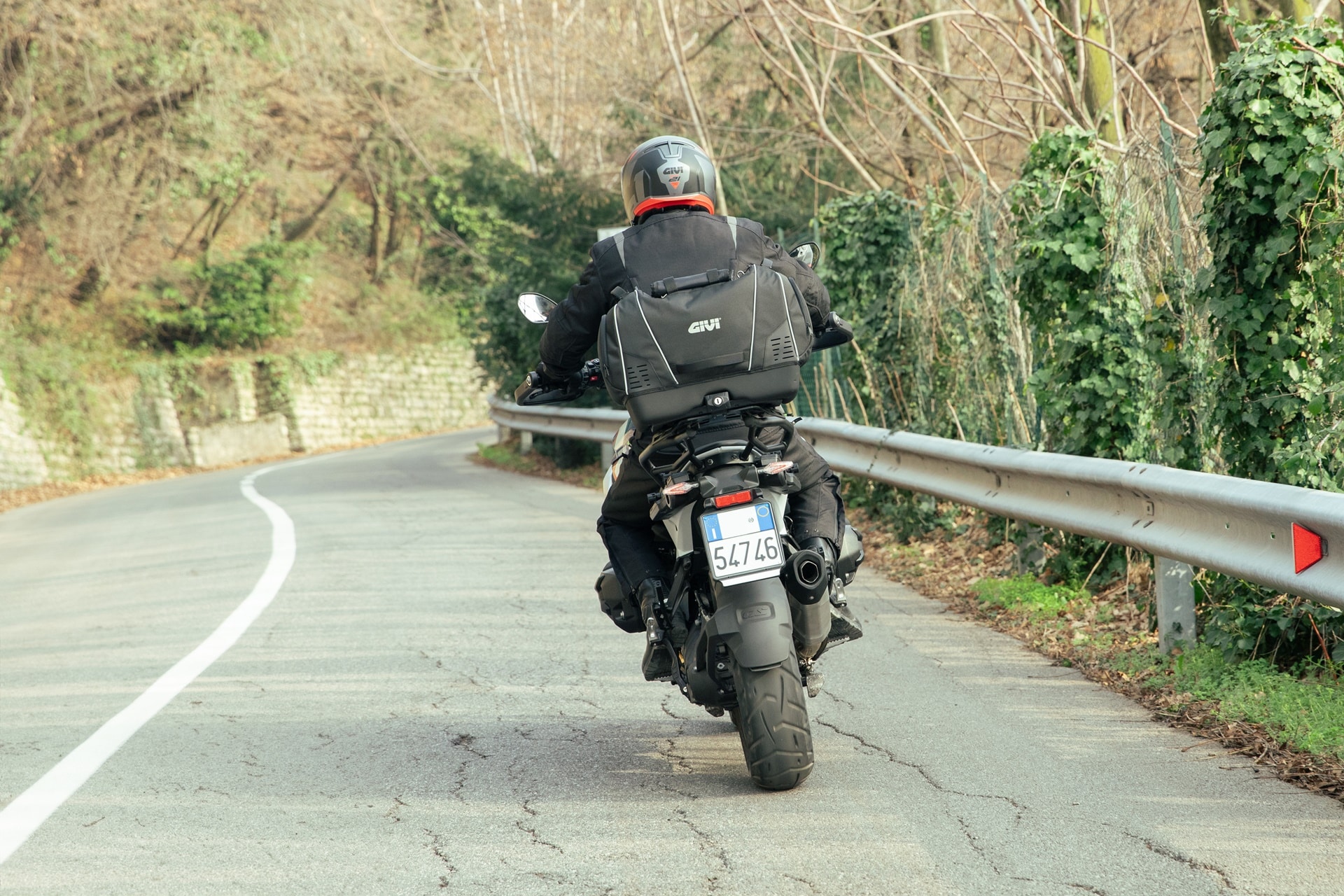 Pet Bag T525, la nueva maleta semirígida de GIVI