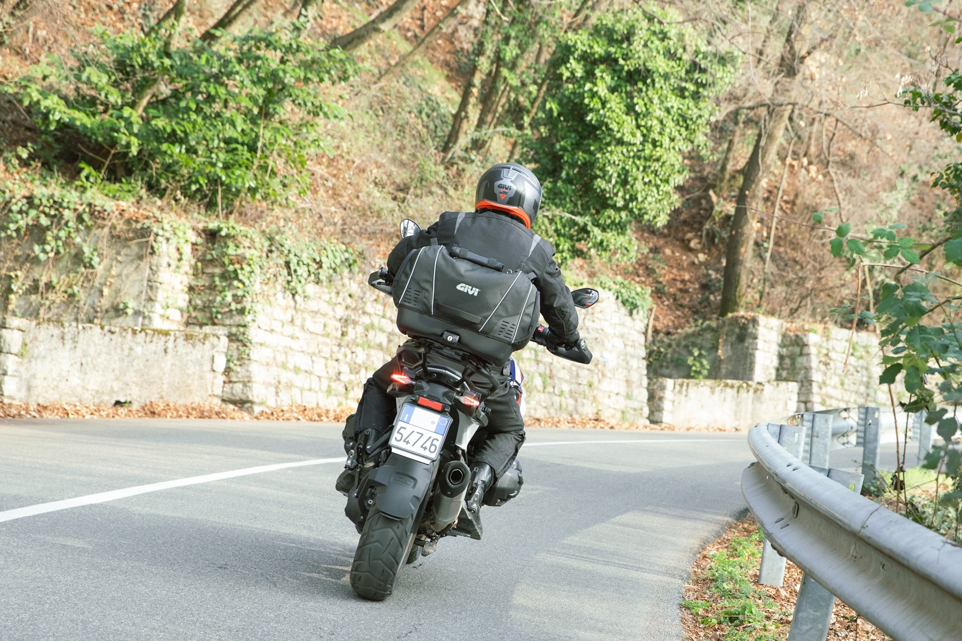 Pet Bag T525, la nueva maleta semirígida de GIVI