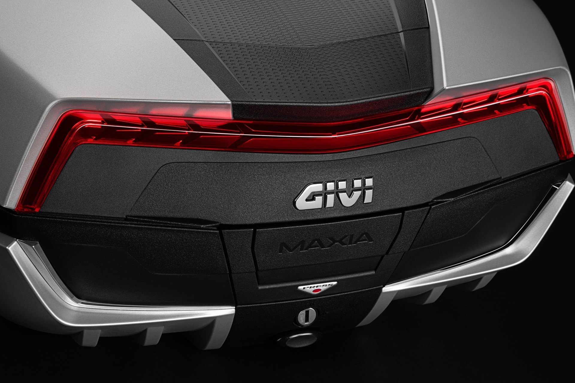 El baúl Maxia 5 de GIVI galardonado con un Red Dot Award