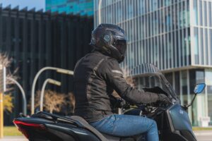 La compra de un casco LS2 viene con descuento y la posibilidad de ganar ¡un scooter de 125 cc!